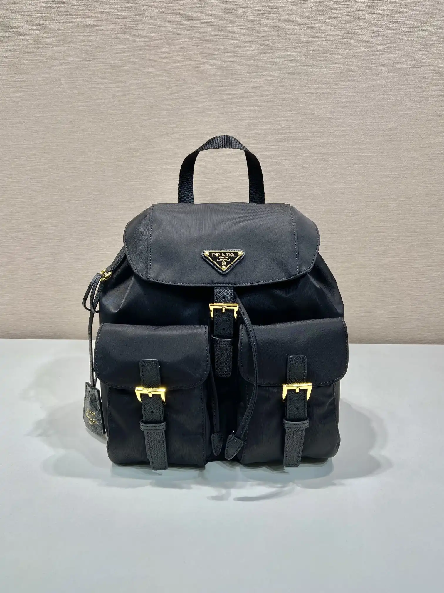 First bag ru PRADA Re-Nylon Medium Backpack-23.5*28*12CM