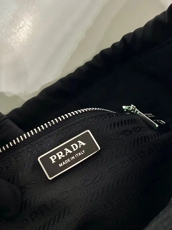 Prada Vintage Hobo Bag-23*18*8CM