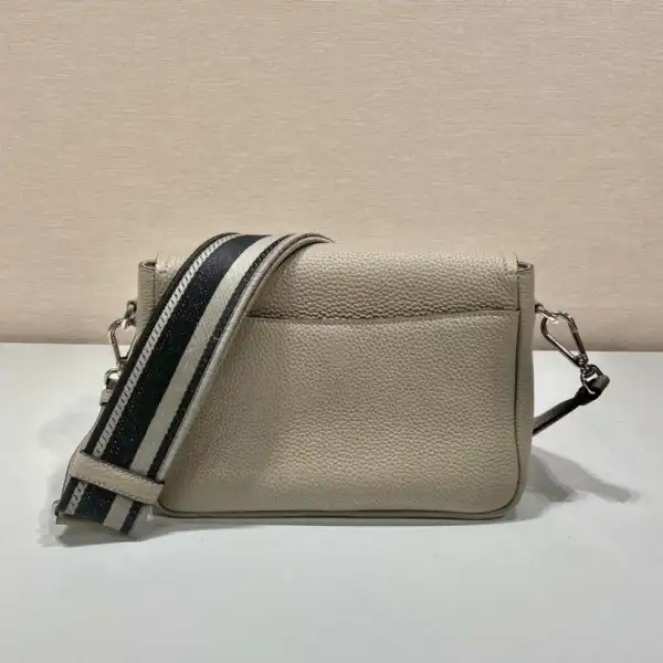 prada Leather shoulder bag-23*18*9CM