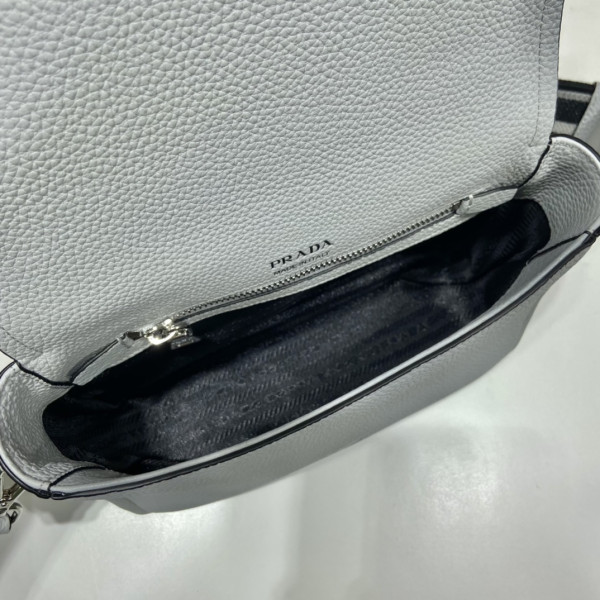 HOT SALE prada Leather shoulder bag-23*18*9CM