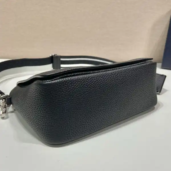 prada Leather shoulder bag-23*18*9CM