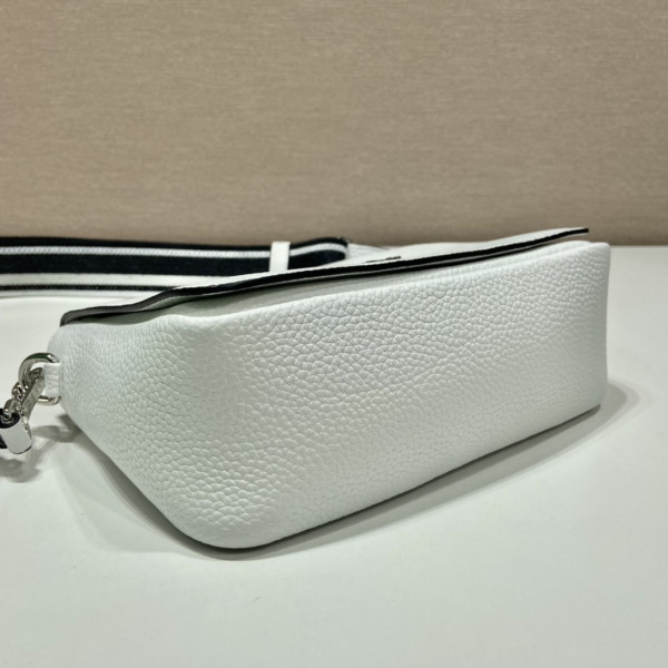 HOT SALE prada Leather shoulder bag-23*18*9CM