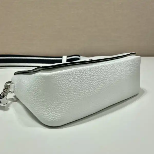 First bag ru prada Leather shoulder bag-23*18*9CM