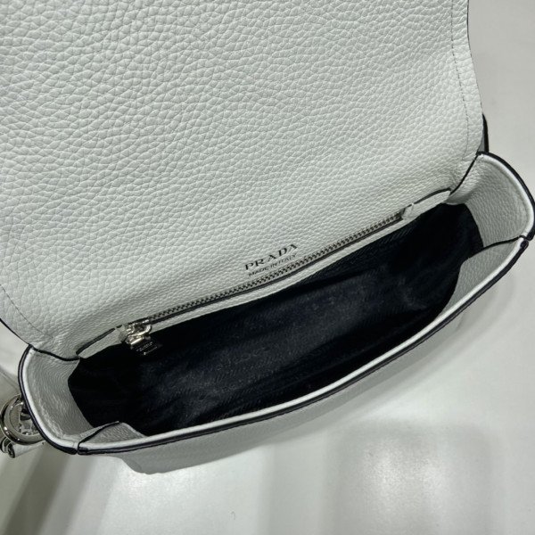 HOT SALE prada Leather shoulder bag-23*18*9CM