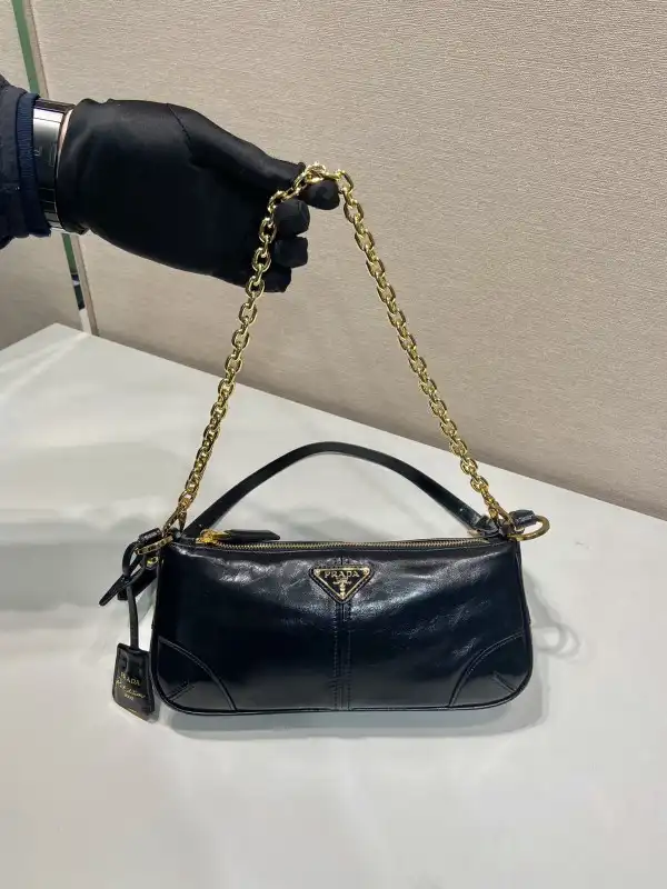 First Bag Ru Prada Re-Edition bag-26*11.5*6CM