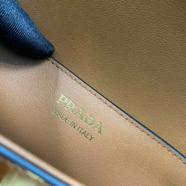 Yupoo bagsoffer Prada Patent Bag-20.5*10.5*4CM