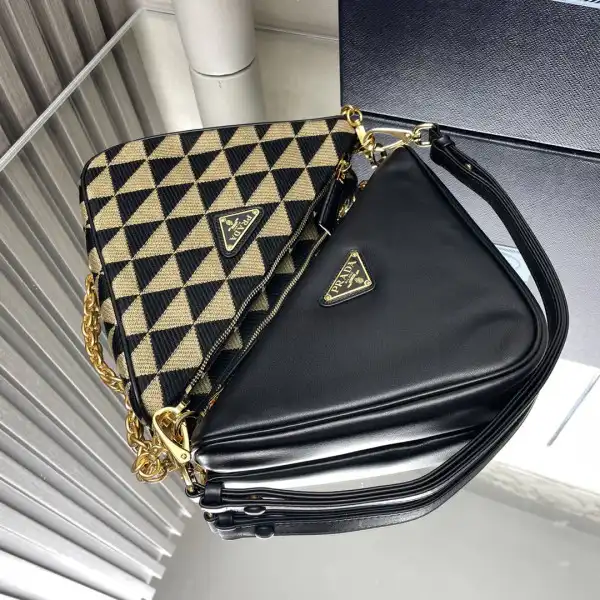 Bagsoffer yupoo Prada Triangular sequined pouch-26*16*13CM