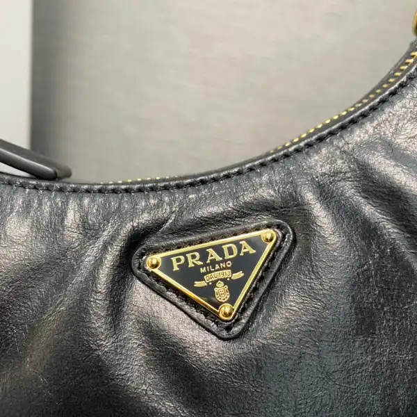 PRADA Re-Edition 2005 Saffiano bag-22*18*6.5CM