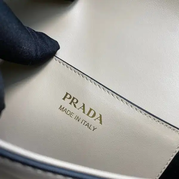 Bagsoffer Prada Moon Handbags-22*17*5.5CM