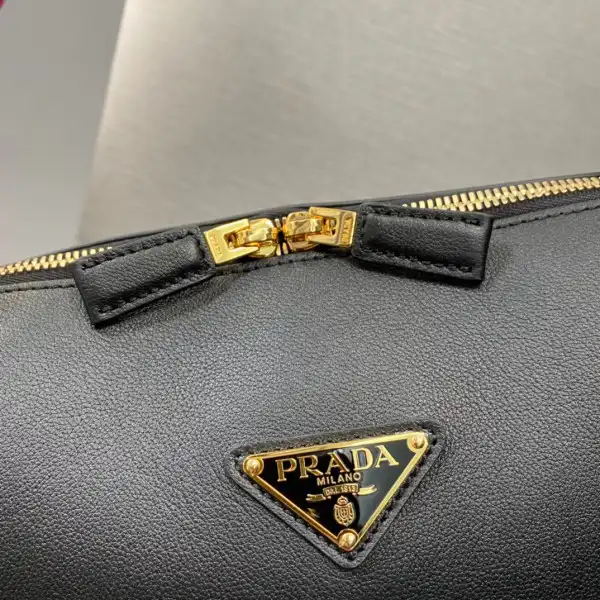 Prada leather handbag-28*18*11CM