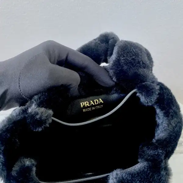 Prada Woolen Bucket Bag-18*15.5*10CM