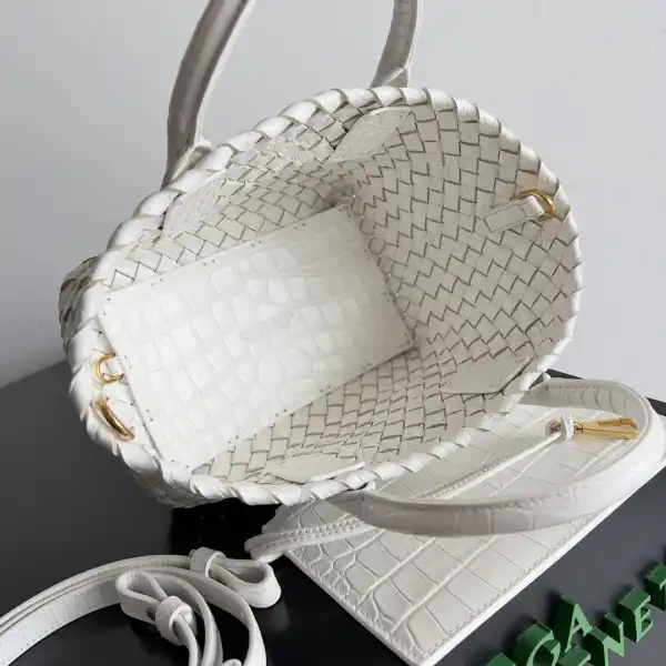 Yupoo bagsoffer BOTTEGA VENETA MINI CABAT-22*6.5*15.5cm