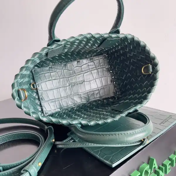 BOTTEGA VENETA MINI CABAT-22*6.5*15.5cm