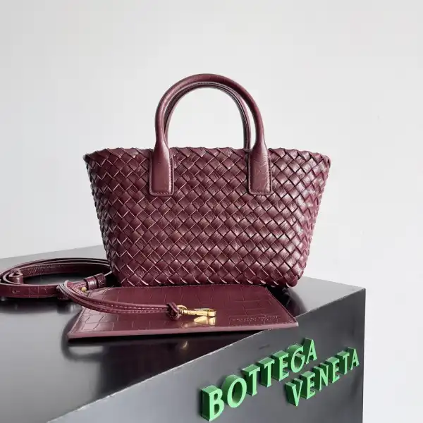 First bag ru BOTTEGA VENETA MINI CABAT-22*6.5*15.5cm