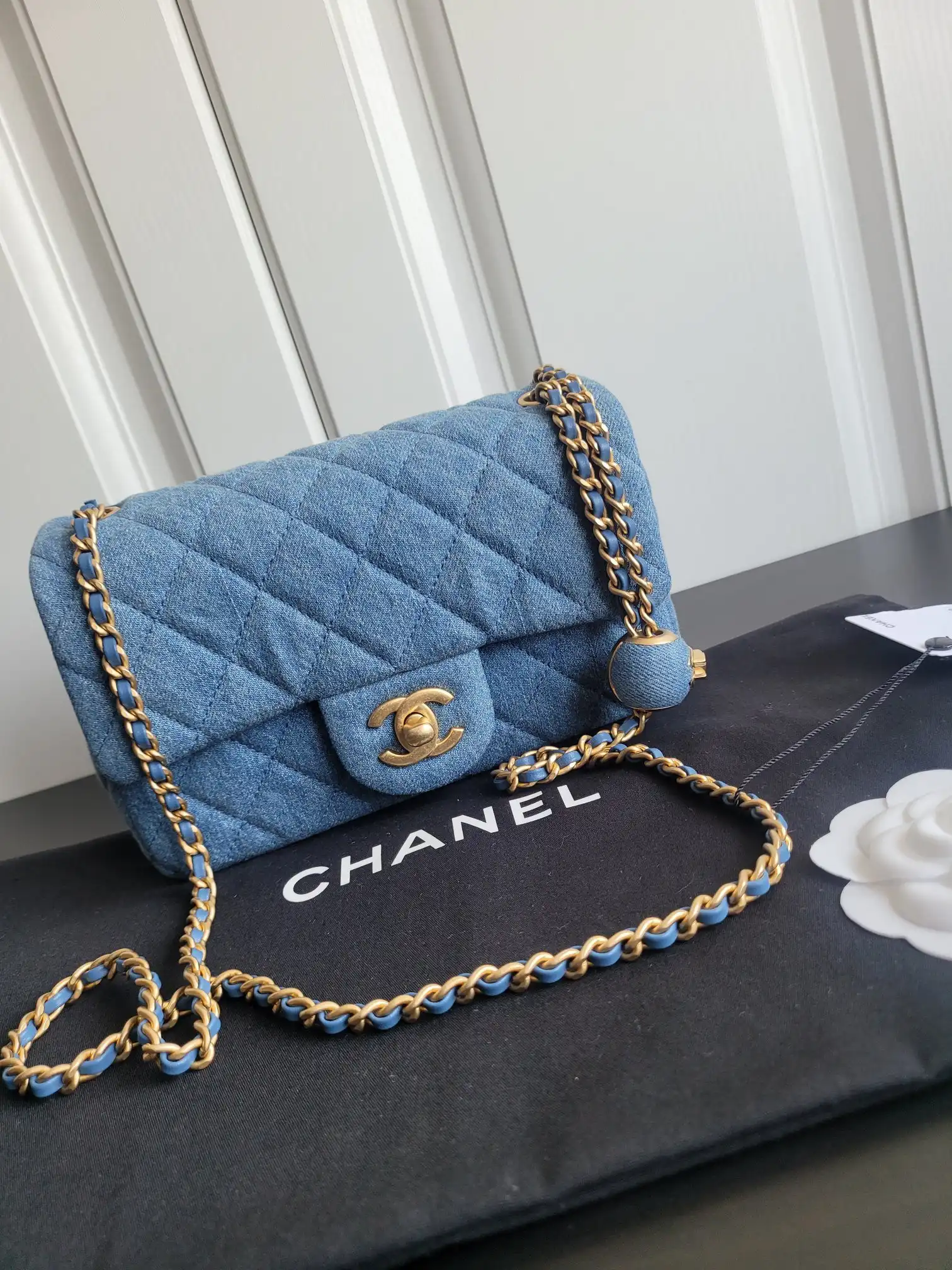 CHANEL FLAP BAG 20CM