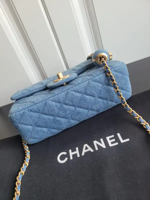 CHANEL FLAP BAG 20CM