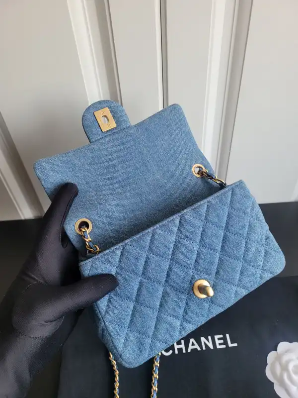 CHANEL FLAP BAG 20CM