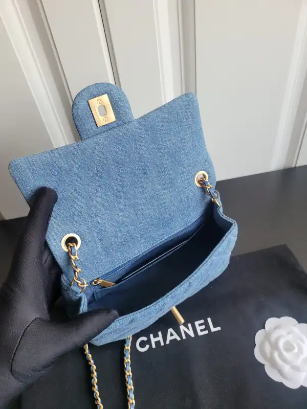 CHANEL FLAP BAG 20CM