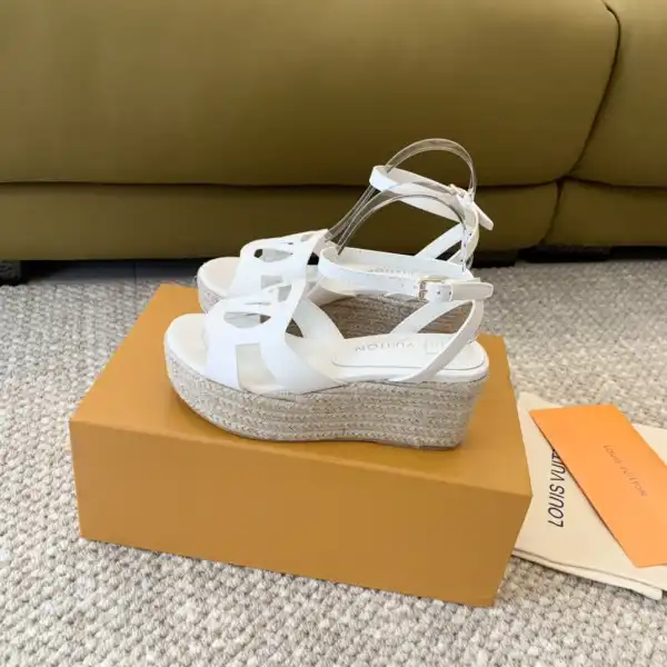 Yupoo bagsoffer LOUIS VUITTON HEELS SANDALS