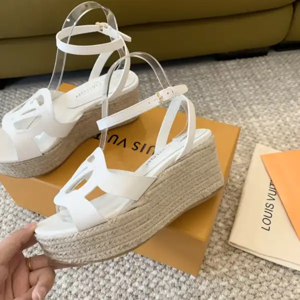 Yupoo bagsoffer LOUIS VUITTON HEELS SANDALS