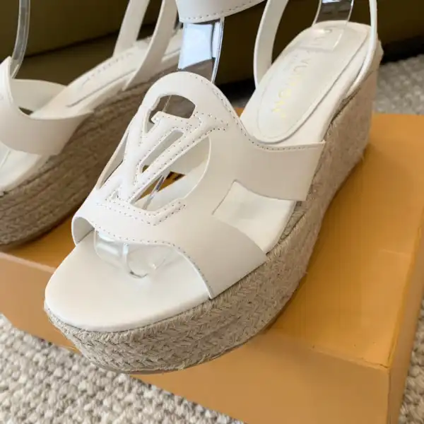 Yupoo bagsoffer LOUIS VUITTON HEELS SANDALS