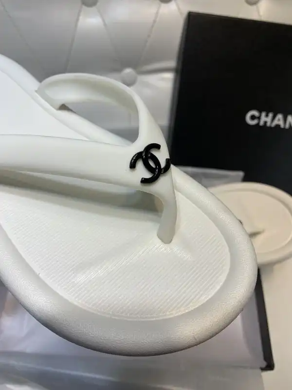 First bag ru CHANEL SLIDES