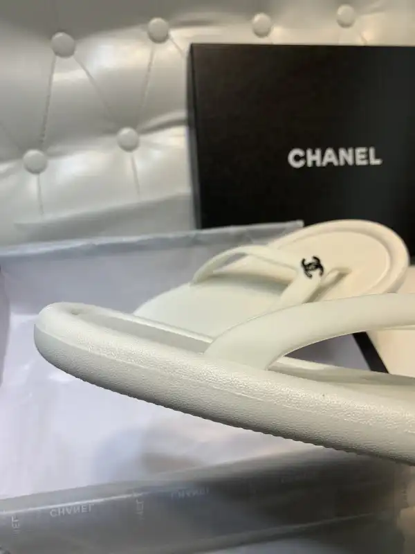 First bag ru CHANEL SLIDES