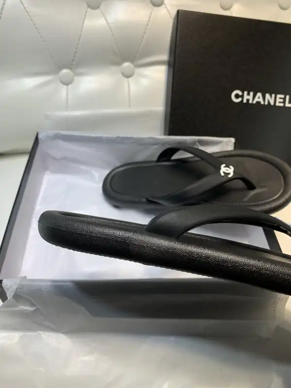 First Bag Ru CHANEL SLIDES