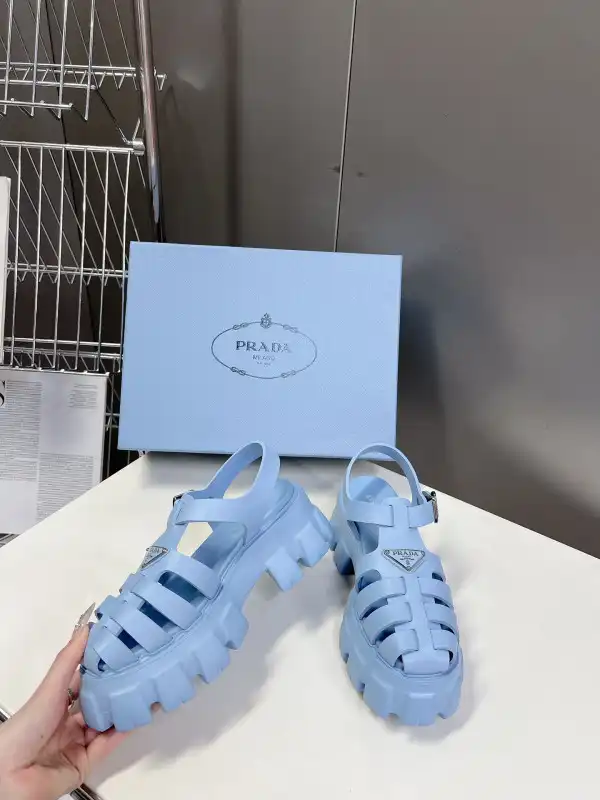 Bagsoffer PRADA sandals