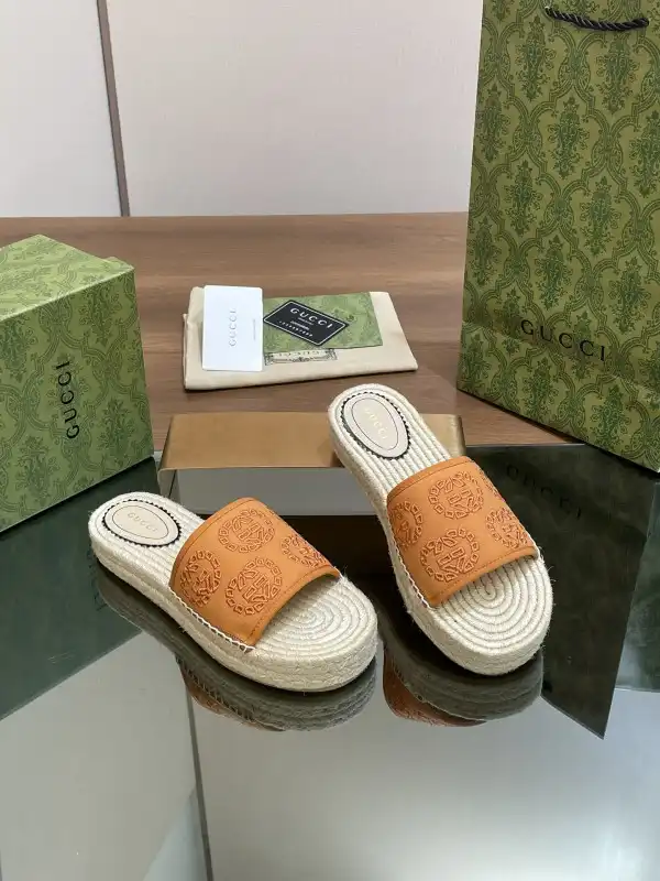 Firstbag Ru GUCCI SLIDE SANDALS