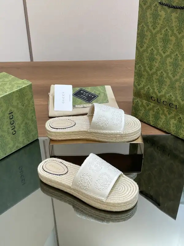 Firstbag Ru GUCCI SLIDE SANDALS