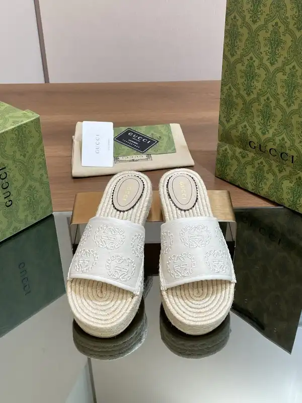 Firstbag Ru GUCCI SLIDE SANDALS