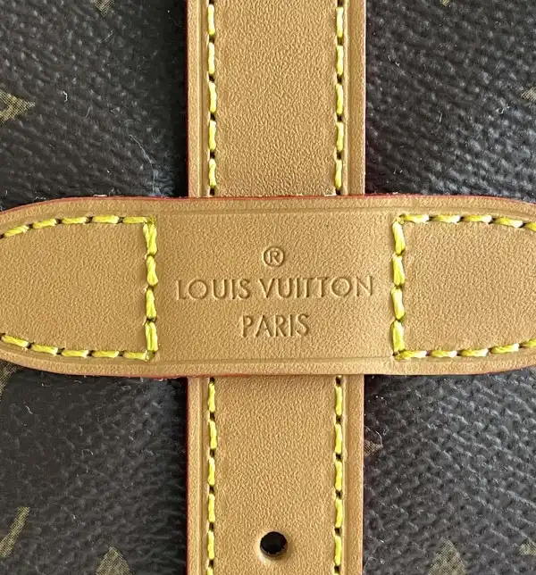 LOUIS VUITTON Saumur bag-28*11*20CM