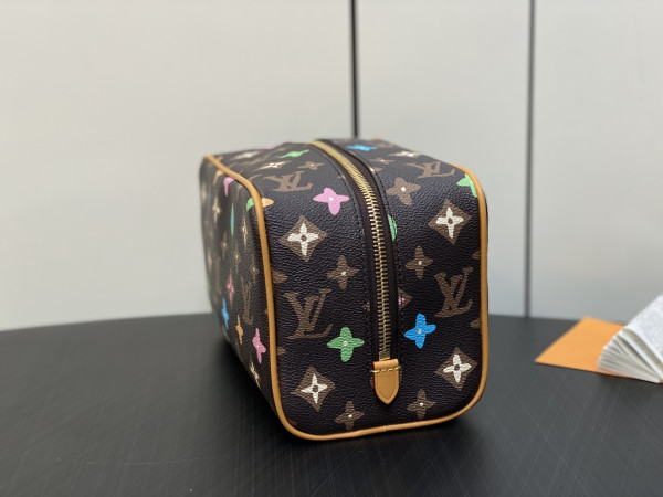 [FREE SHIPPING] LOUIS VUITTON LOCKER DOPP KIT bag-23*13*12CM