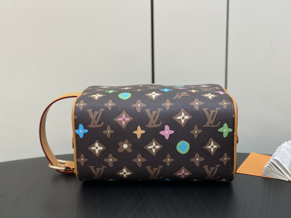 [FREE SHIPPING] LOUIS VUITTON LOCKER DOPP KIT bag-23*13*12CM