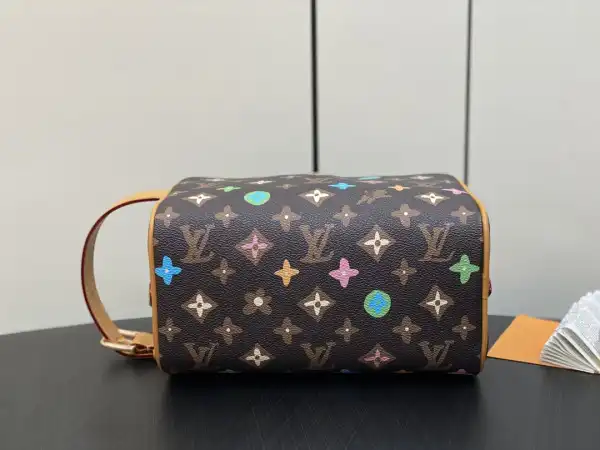 Cheap LOUIS VUITTON LOCKER DOPP KIT bag-23*13*12CM