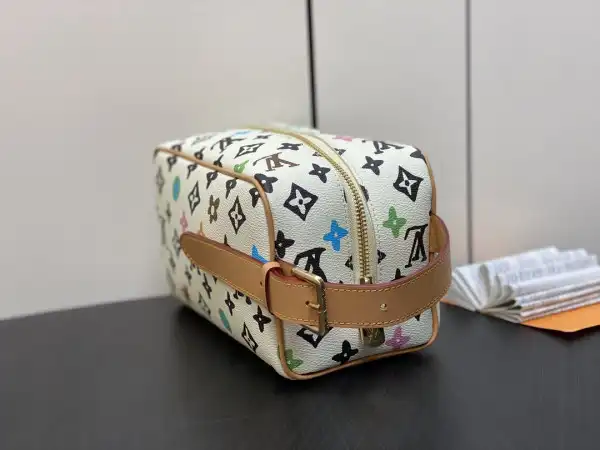 Affordable LOUIS VUITTON LOCKER DOPP KIT bag-23*13*12CM