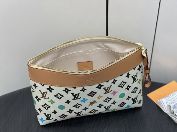 HOT SALE LOUIS VUITTON POCHETTE VOYAGE SOUPLE-32*21*8CM