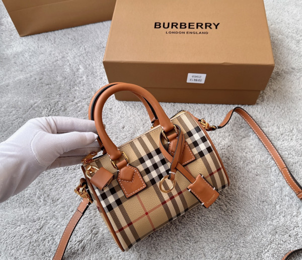 HOT SALE BURBERRY Mini Check Bowling Bag-18.5*11*12CM