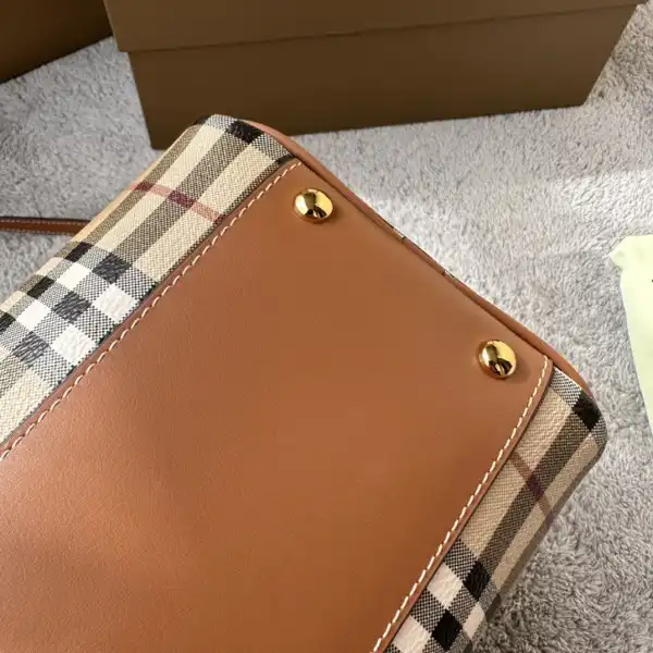 Bagsoffer yupoo BURBERRY Medium Check Bowling Bag-30*15*21CM