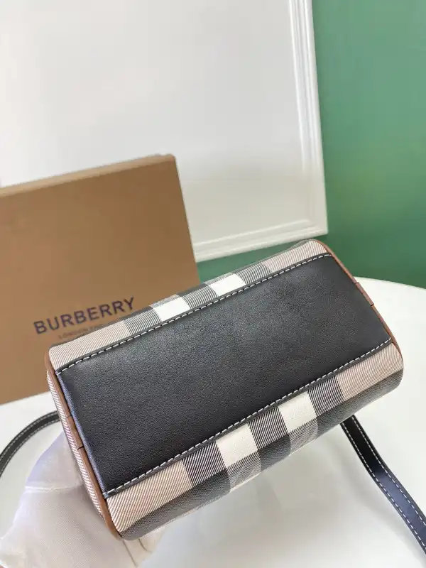 BURBERRY Mini Check Bowling Bag-18.5*11*12CM