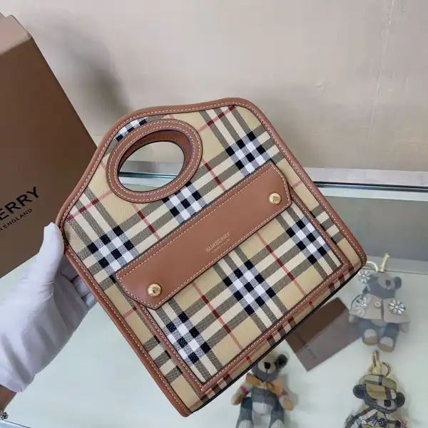 Bagsoffer yupoo BURBERRY Mini Pocket Bag-23*6*26.5CM