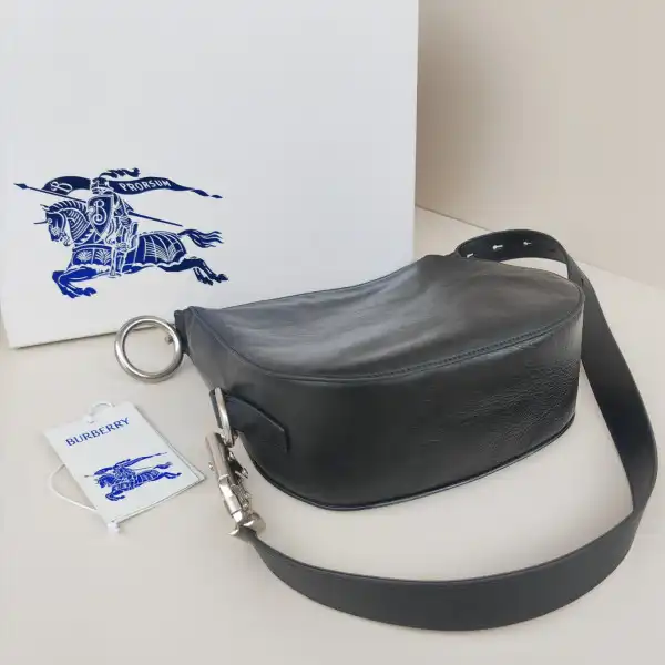 Bagsoffer BURBERRY small Knight Bag-24*8*23cm