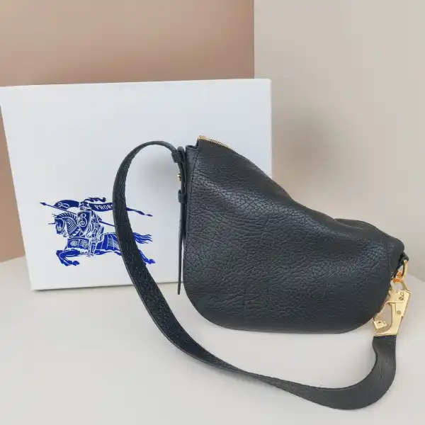 First bag ru BURBERRY small Knight Bag-24*8*23cm