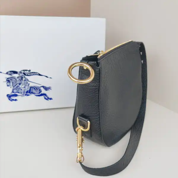 Yupoo bagsoffer BURBERRY small Knight Bag-24*8*23cm