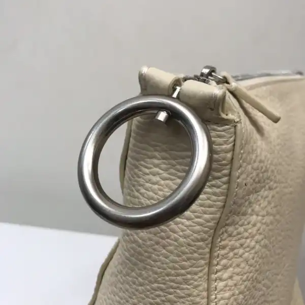 First bag ru BURBERRY small Knight Bag-24*8*23cm