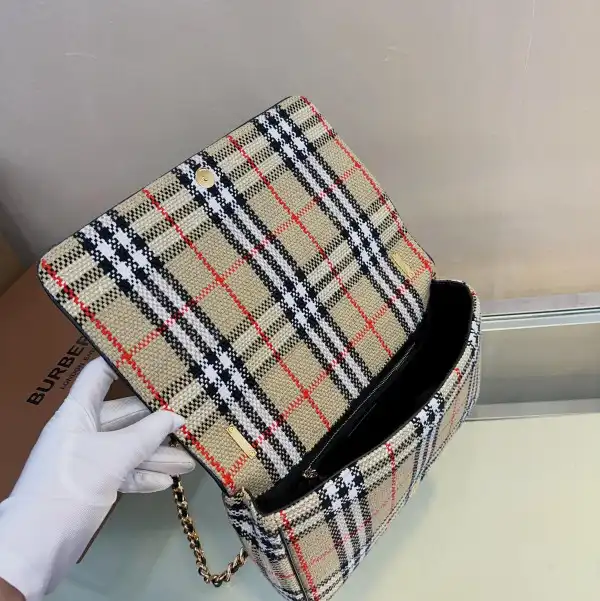 BURBERRY MEDIUM Lola Bag