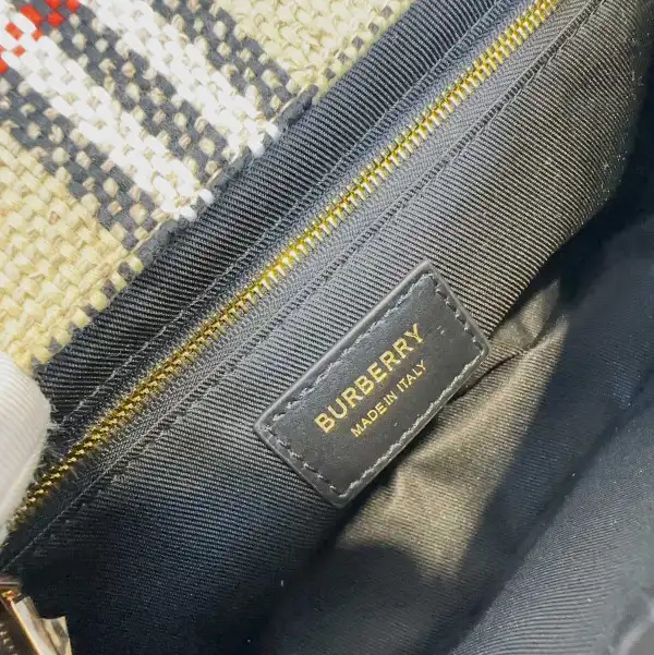 BURBERRY MEDIUM Lola Bag