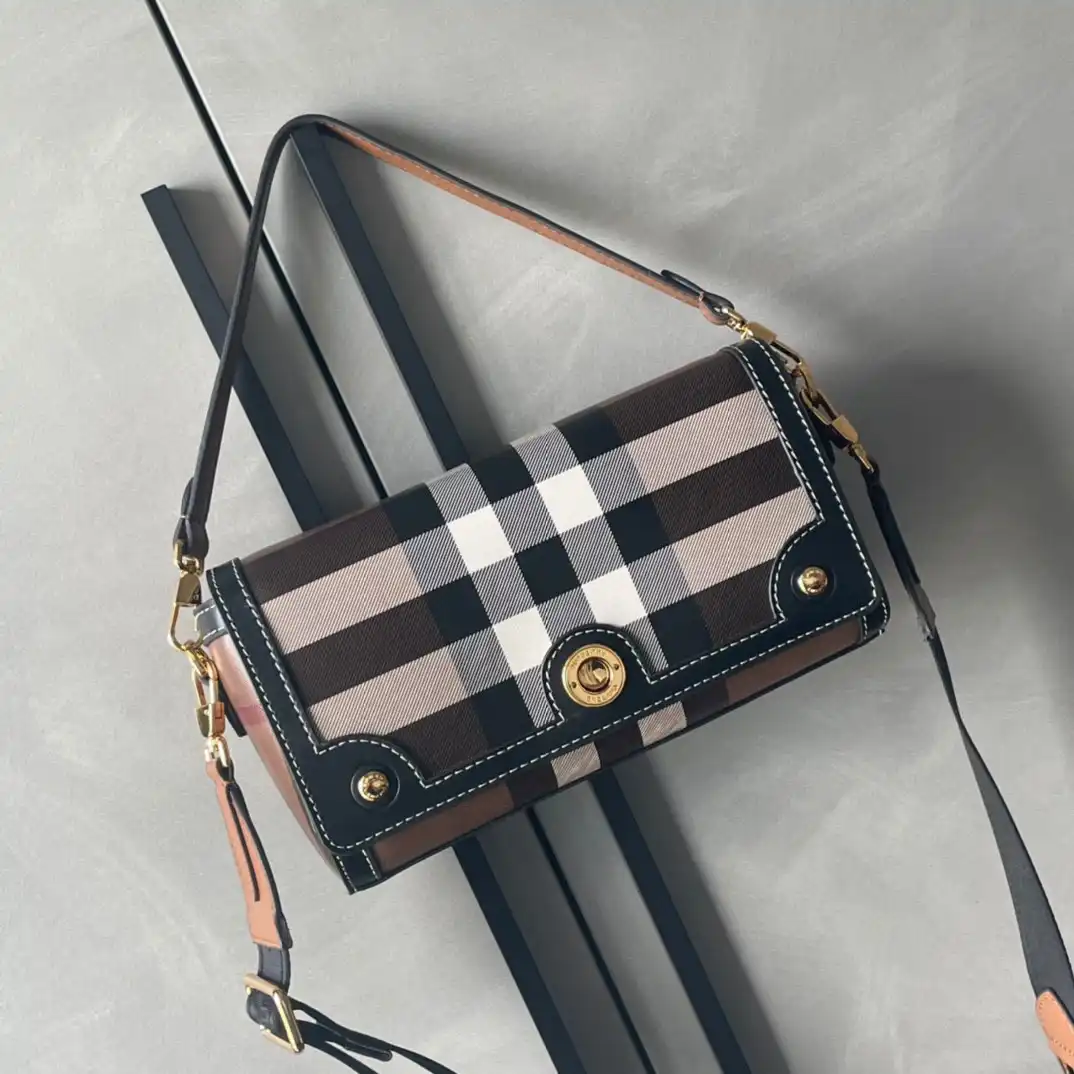 BURBERRY Top Handle Note Bag-24*8*14cm