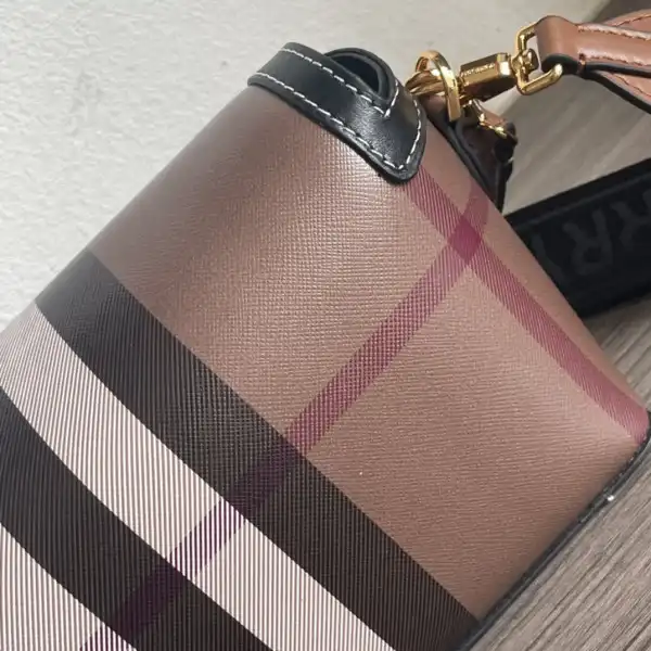 BURBERRY Top Handle Note Bag-24*8*14cm